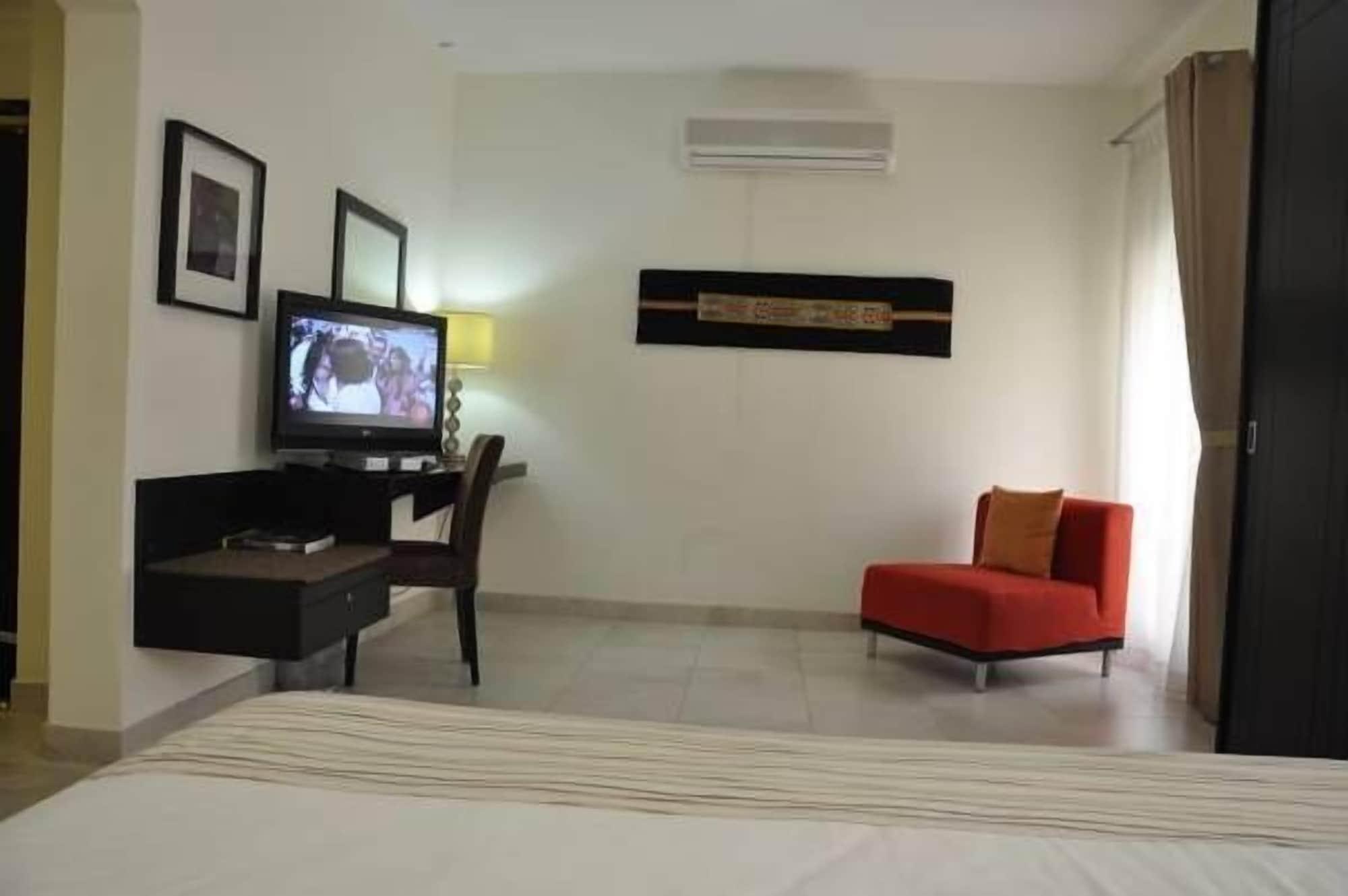 Midan Hotel Suites Маскат Экстерьер фото