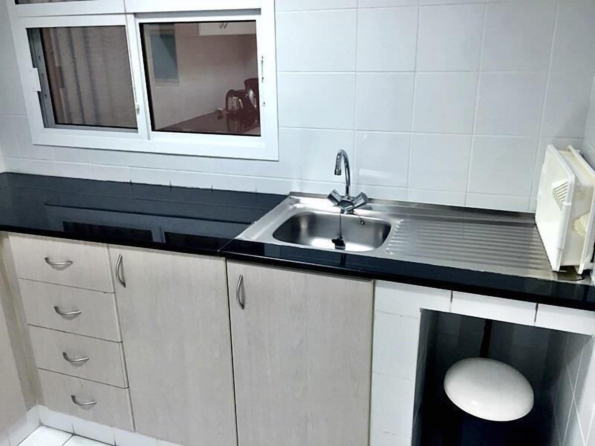 Midan Hotel Suites Маскат Экстерьер фото
