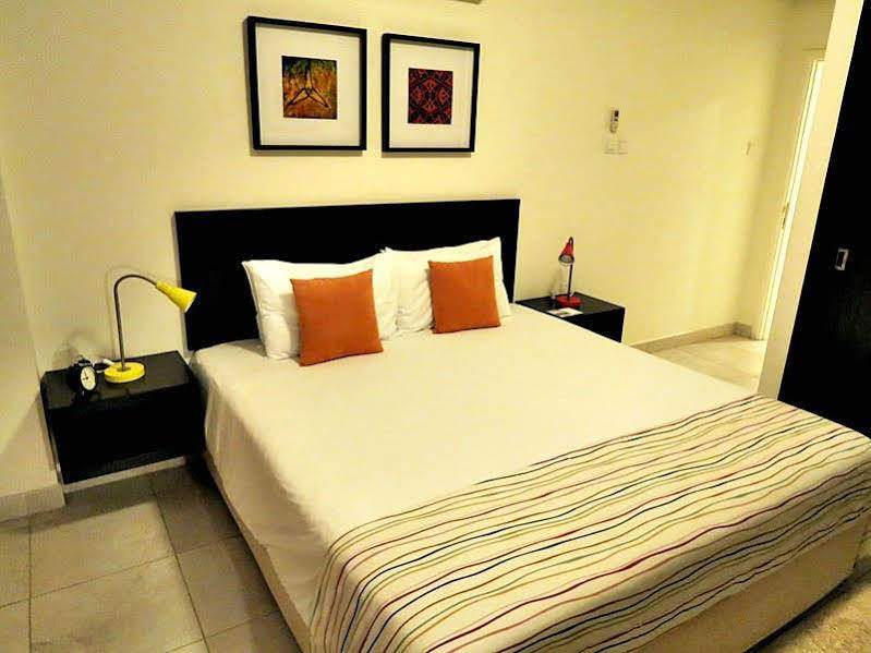 Midan Hotel Suites Маскат Экстерьер фото